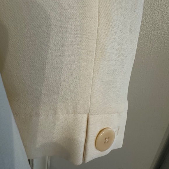 A GIORGIO ARMANI WHITE JDOUBLE BREASTED JACKET - Picture 6 of 7